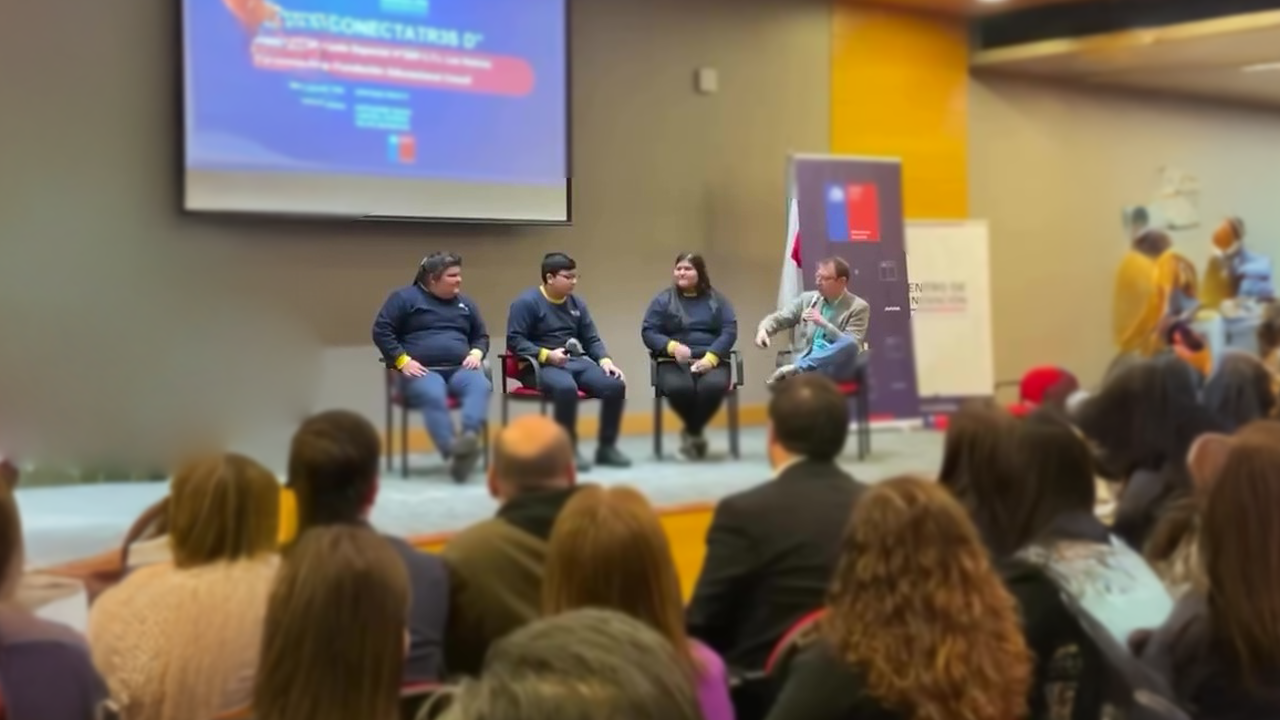 Escuela Los Notros destaca en Jornada Regional de Innovación Educativa en Los Lagos