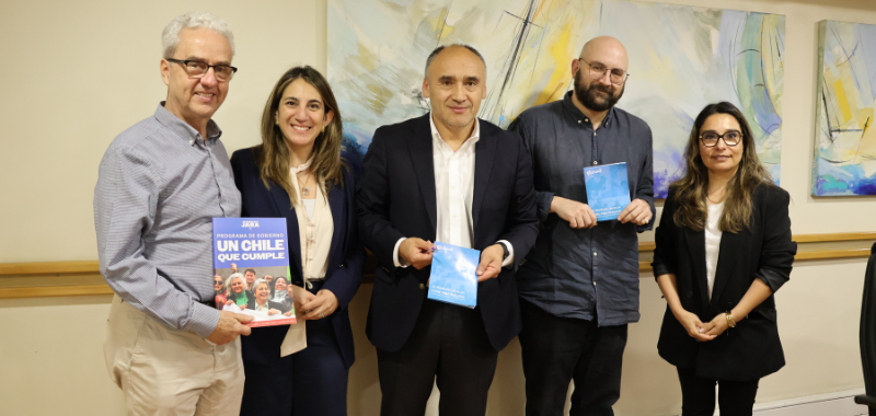 Fundación Coanil le entrega propuestas sobre discapacidad intelectual e inclusión al equipo de Jeannette Jara