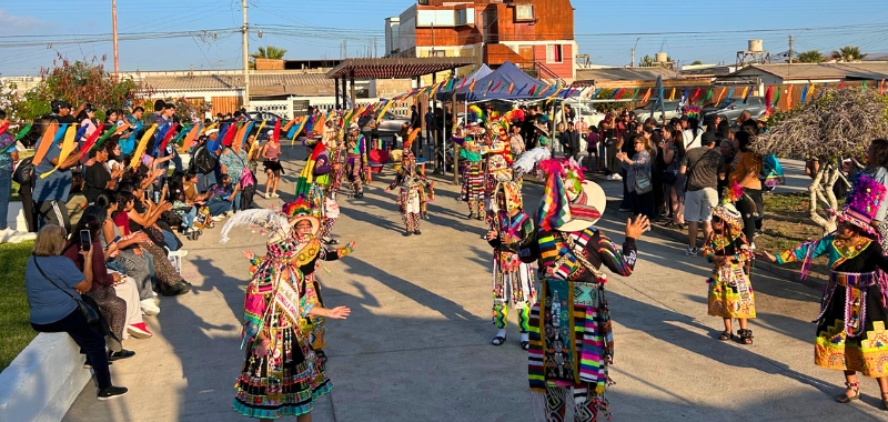 Escuela Los Hibiscos de Arica se llenó de color y tradición con su Carnaval Andino 2026