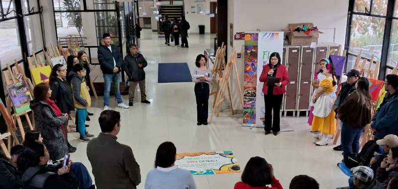 «Colores que Incluyen»: Artistas del taller Flor de Arte Hualpén exponen en la Universidad de Concepción